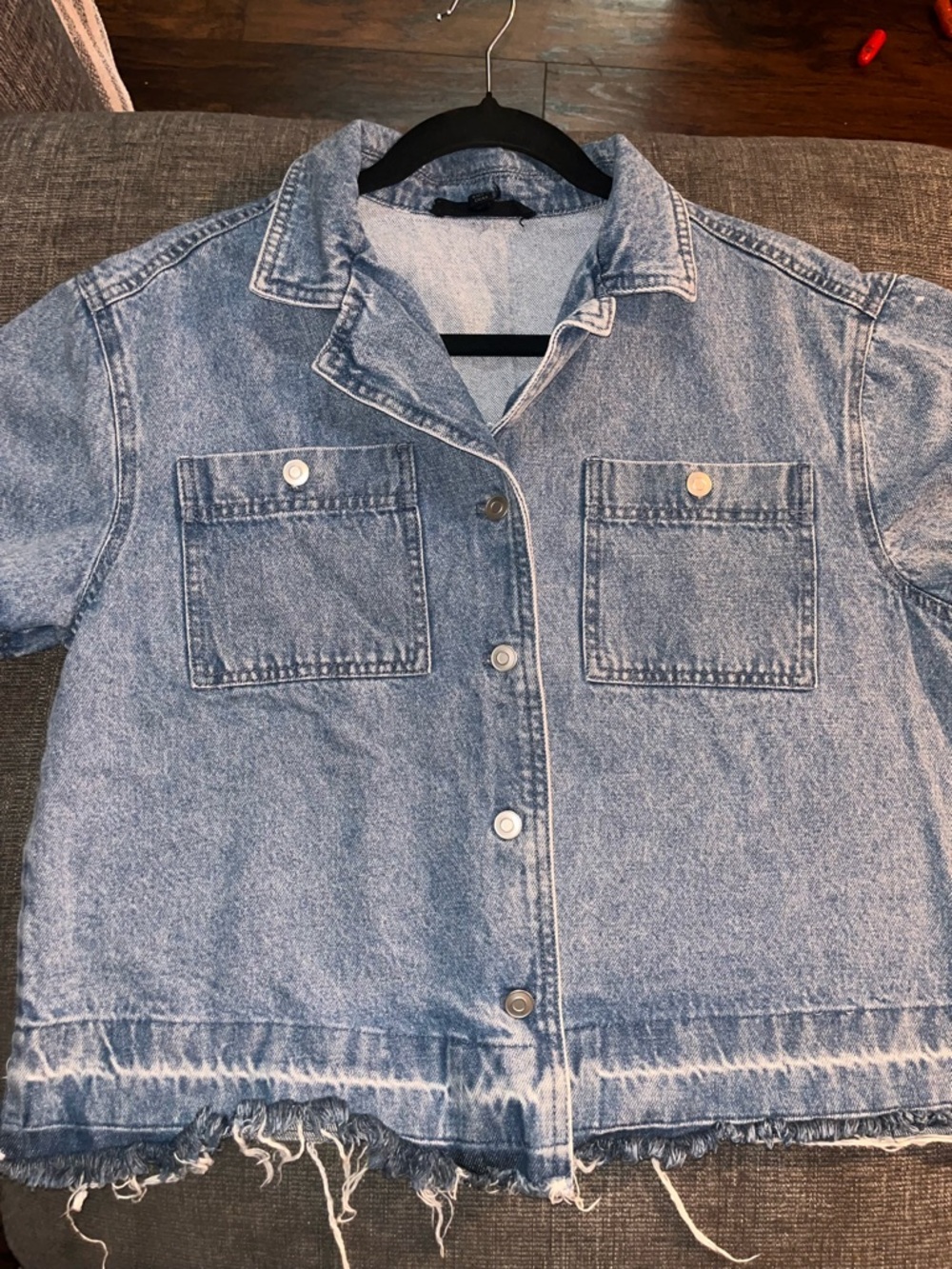 Woman’s Denim Short Sleeve Top